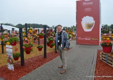 Adri Gillissen of AGIA-ornamentals in front of the Toscane pelargonium. Gillsen represents several Dutch breeding companies in Asia. Toscana is one of his best sellers in Asia.